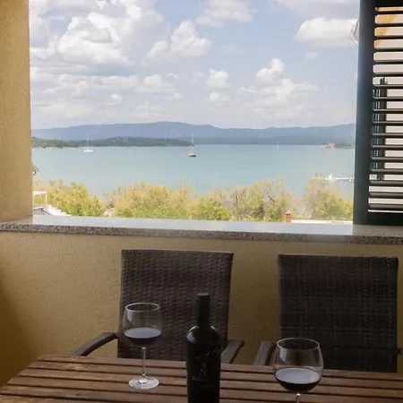 Apartments & Rooms Stella Adriatica Murter Exterior foto